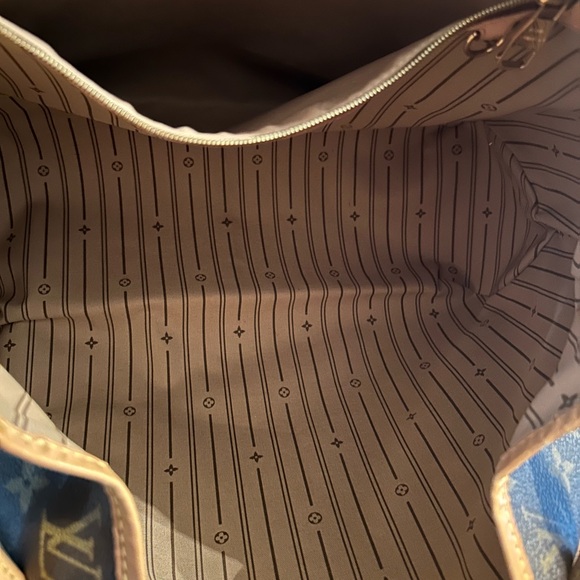 LV PURSE EXCEPTIONAL CONDITION - Picture 13 of 15